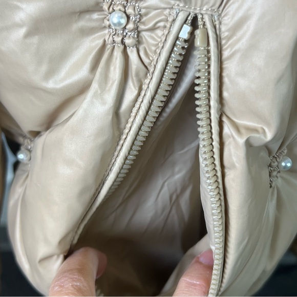 GUESS® Women’s Oversized Tan Pearls Puffer Jacket Size L - Picture 6 of 13